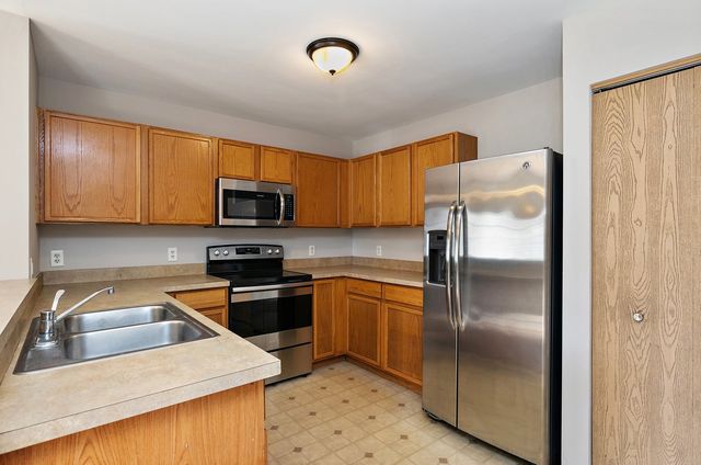 124 Bertram Drive A, Yorkville, IL 60560