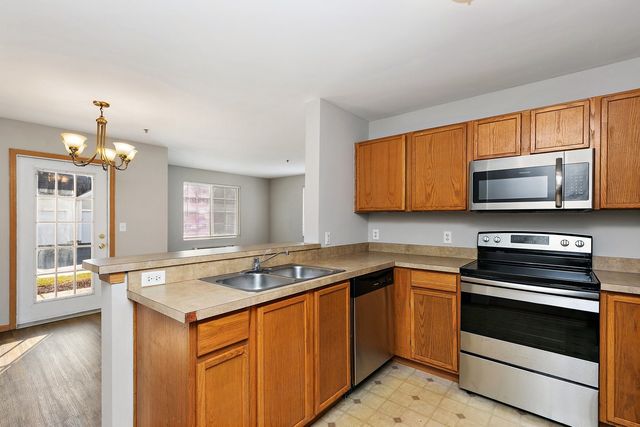 124 Bertram Drive A, Yorkville, IL 60560