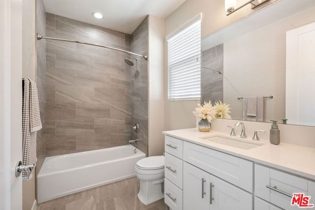 4428 Paxton Place Place, Calabasas, CA 91302
