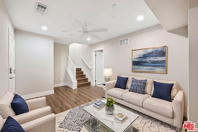 4428 Paxton Place Place, Calabasas, CA 91302