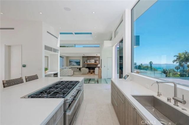 640 Temple Hills Drive, Laguna Beach, CA 92651