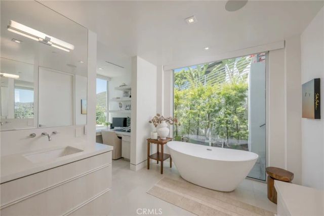 640 Temple Hills Drive, Laguna Beach, CA 92651