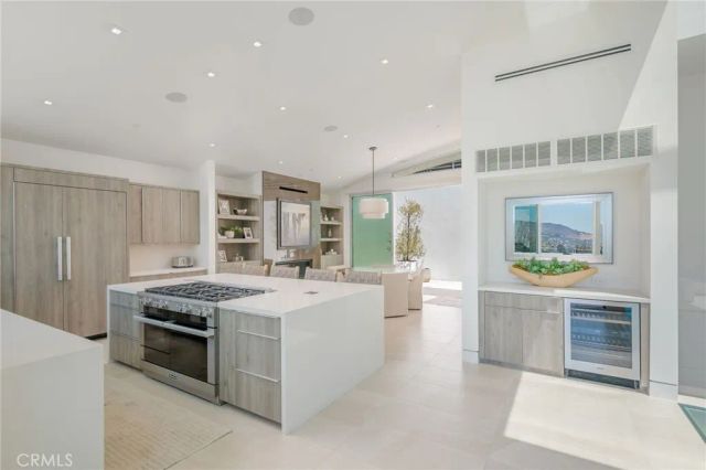 640 Temple Hills Drive, Laguna Beach, CA 92651