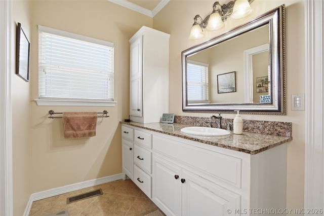 5711 E 110th Place, Tulsa, OK 74137