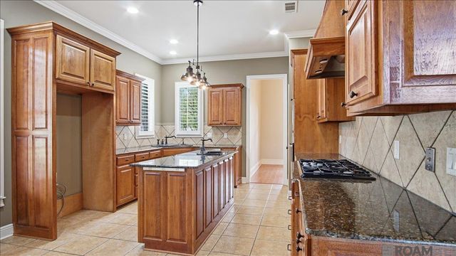 9130 Homestead Dr, Baton Rouge, LA 70817