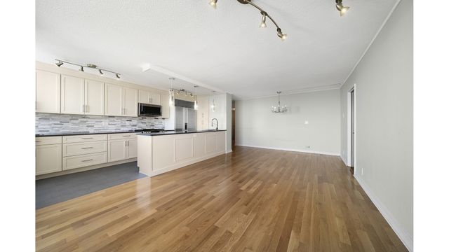 11817 Union Tpke Apt 21K, New York City, NY 11375