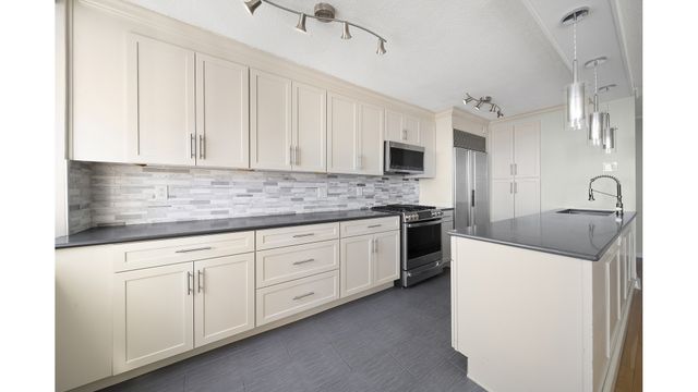 11817 Union Tpke Apt 21K, New York City, NY 11375