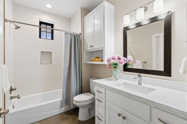 624 Waterside DR, Marble Falls, TX 78654