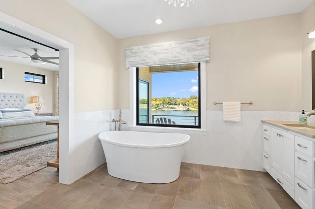 624 Waterside DR, Marble Falls, TX 78654