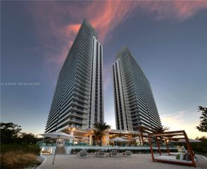 16385 Biscayne Boulevard PH7, North Miami Beach, FL 33160