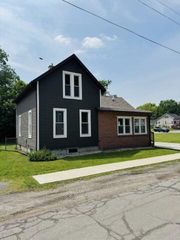 206 Wabash Avenue, La Porte, IN 46350