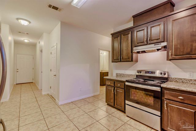 1560 Twin Pines Cir, Cantonment, FL 32533