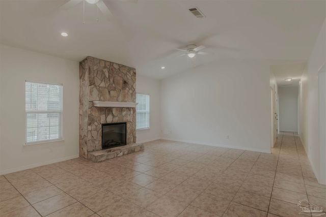 1560 Twin Pines Cir, Cantonment, FL 32533