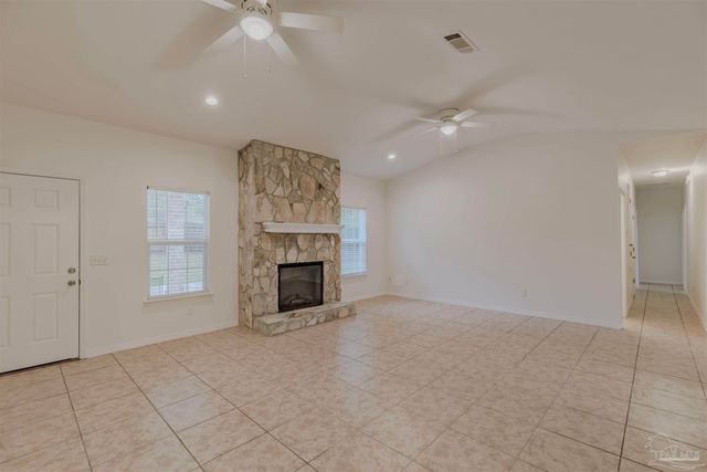 1560 Twin Pines Cir, Cantonment, FL 32533