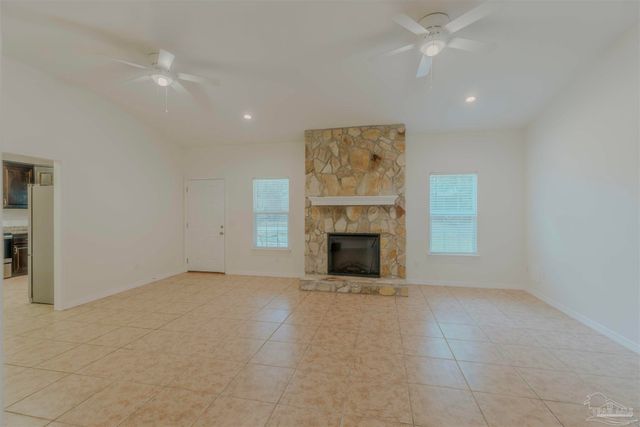 1560 Twin Pines Cir, Cantonment, FL 32533