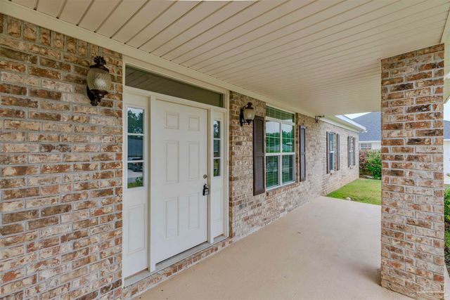 1560 Twin Pines Cir, Cantonment, FL 32533