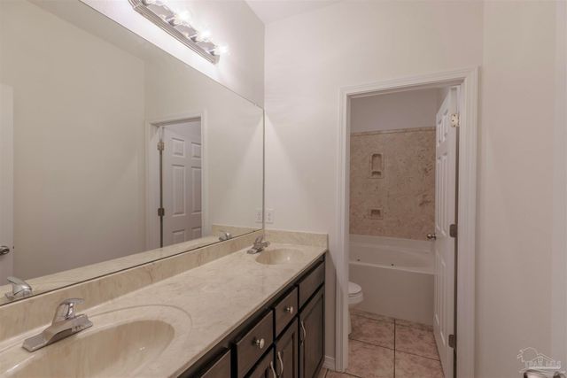 1560 Twin Pines Cir, Cantonment, FL 32533