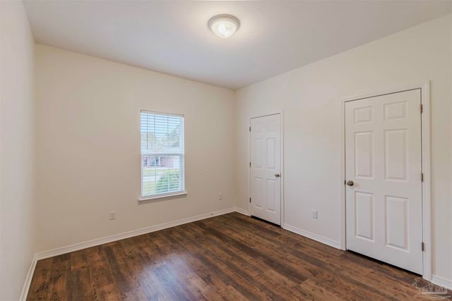 1560 Twin Pines Cir, Cantonment, FL 32533