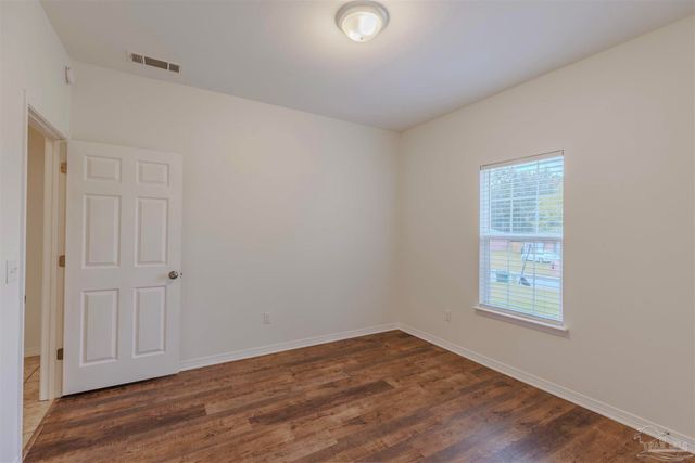 1560 Twin Pines Cir, Cantonment, FL 32533