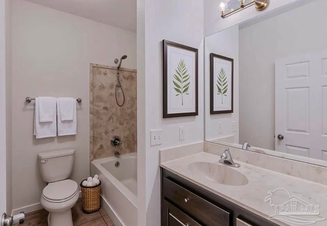 1560 Twin Pines Cir, Cantonment, FL 32533