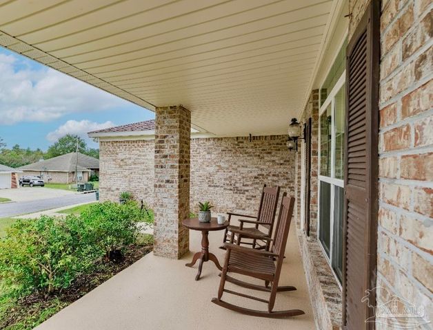 1560 Twin Pines Cir, Cantonment, FL 32533