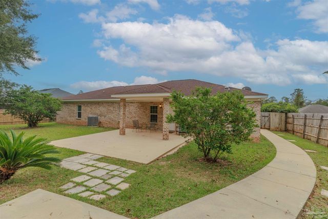 1560 Twin Pines Cir, Cantonment, FL 32533