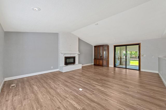 10039 Elk Grove Florin Rd, Elk Grove, CA 95624