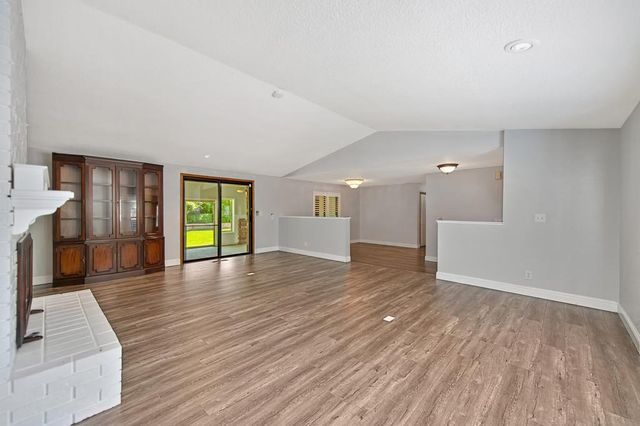 10039 Elk Grove Florin Rd, Elk Grove, CA 95624