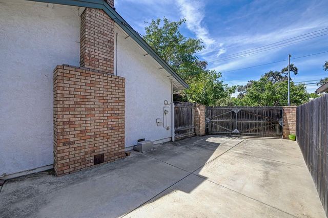 10039 Elk Grove Florin Rd, Elk Grove, CA 95624