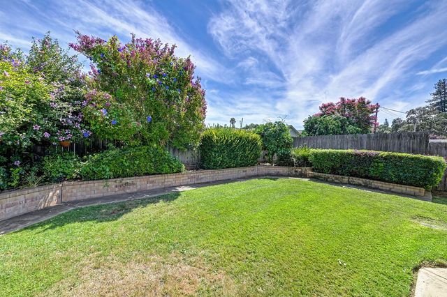 10039 Elk Grove Florin Rd, Elk Grove, CA 95624