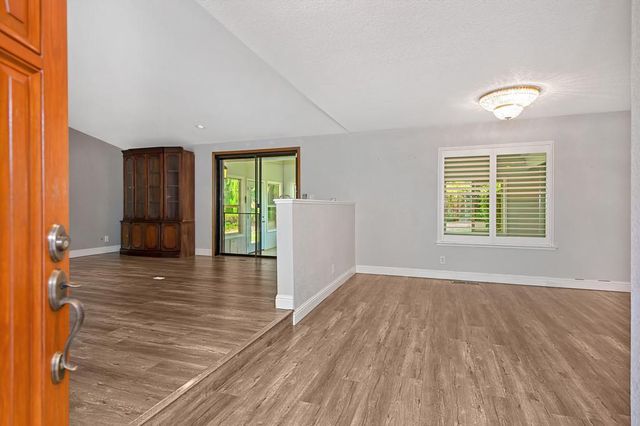 10039 Elk Grove Florin Rd, Elk Grove, CA 95624