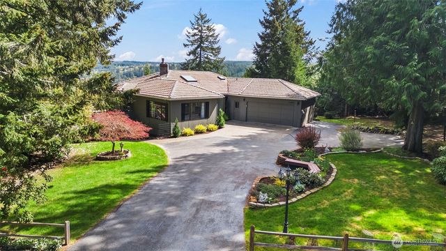 14581 NW Honeyhill Loop, Seabeck, WA 98380
