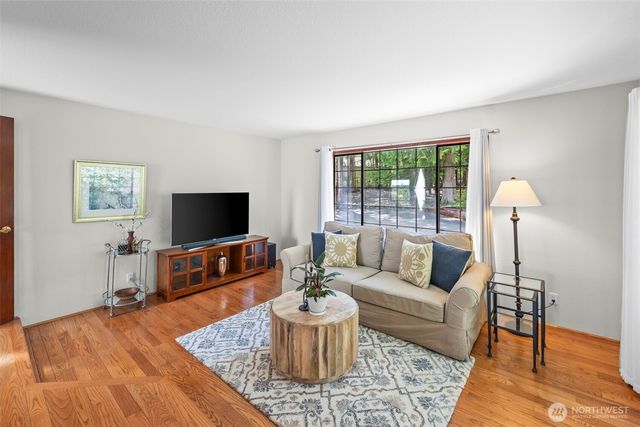 14581 NW Honeyhill Loop, Seabeck, WA 98380