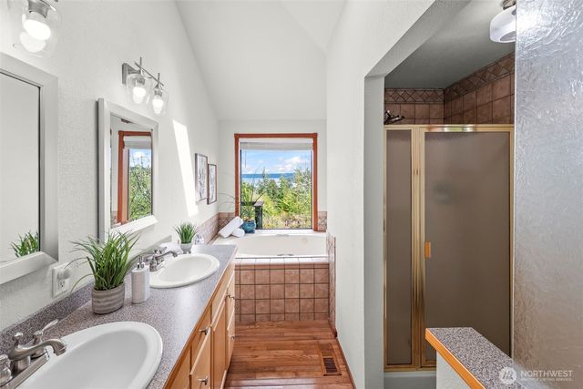 14581 NW Honeyhill Loop, Seabeck, WA 98380