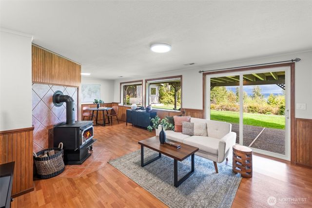 14581 NW Honeyhill Loop, Seabeck, WA 98380