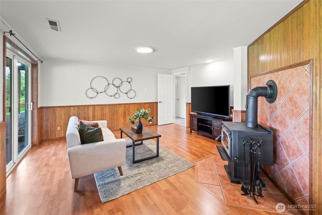 14581 NW Honeyhill Loop, Seabeck, WA 98380