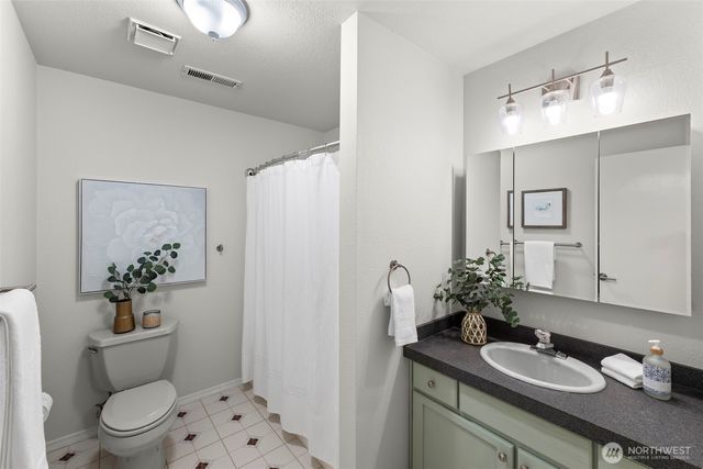 14581 NW Honeyhill Loop, Seabeck, WA 98380