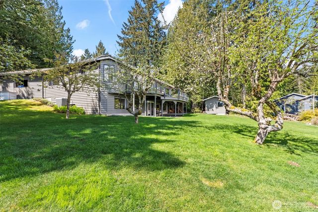 14581 NW Honeyhill Loop, Seabeck, WA 98380