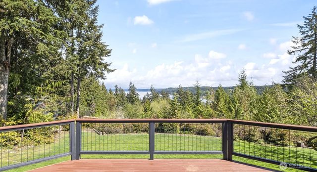14581 NW Honeyhill Loop, Seabeck, WA 98380