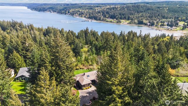 14581 NW Honeyhill Loop, Seabeck, WA 98380