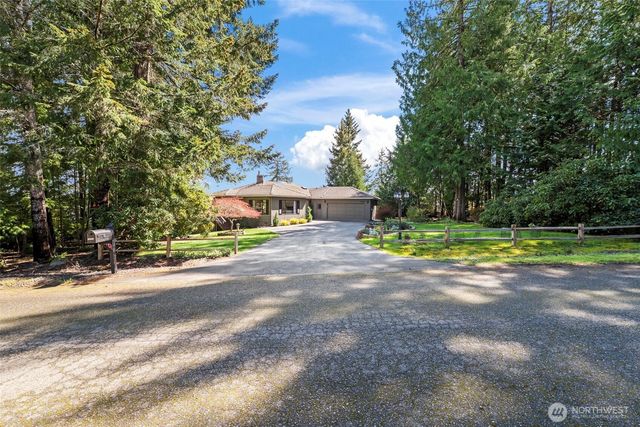 14581 NW Honeyhill Loop, Seabeck, WA 98380
