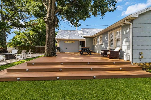 2016 VIRGINIA DRIVE, Bradenton, FL 34205