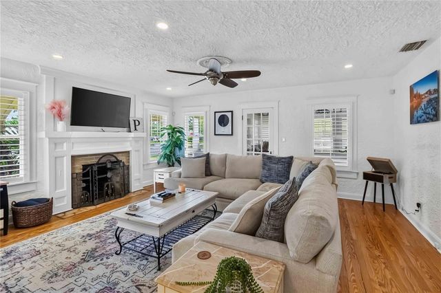 2016 VIRGINIA DRIVE, Bradenton, FL 34205