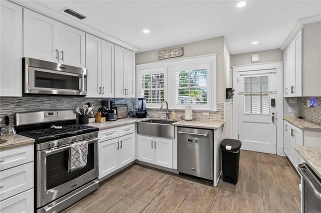 2016 VIRGINIA DRIVE, Bradenton, FL 34205
