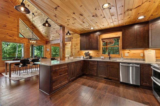 186 Snake Nation Trail, Blue Ridge, GA 30513