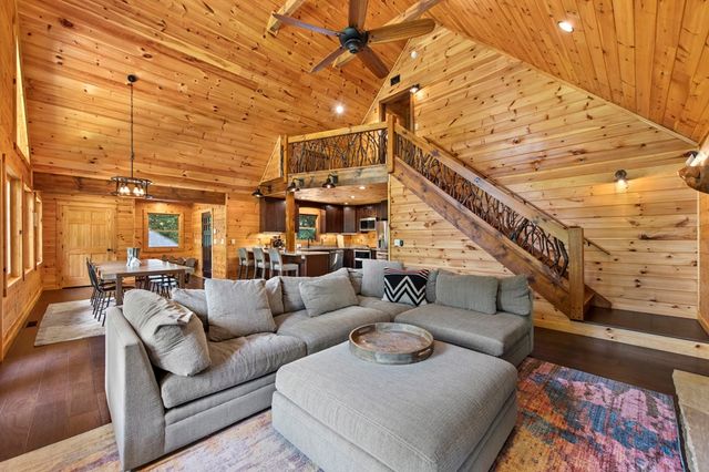 186 Snake Nation Trail, Blue Ridge, GA 30513