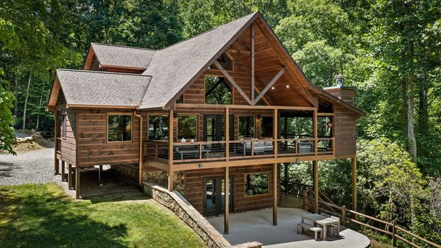 186 Snake Nation Trail, Blue Ridge, GA 30513