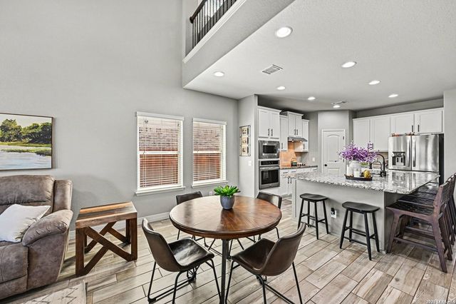 1382 Shadow Rock, New Braunfels, TX 78130