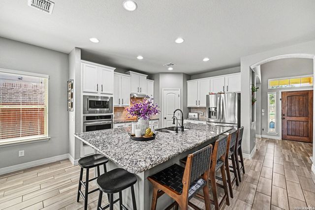 1382 Shadow Rock, New Braunfels, TX 78130