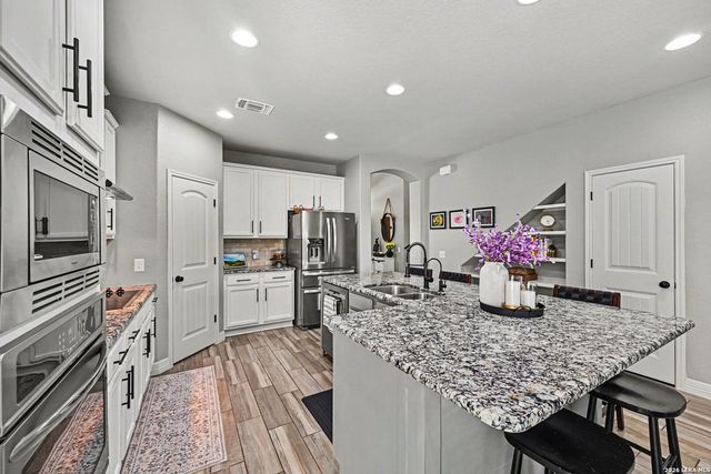 1382 Shadow Rock, New Braunfels, TX 78130